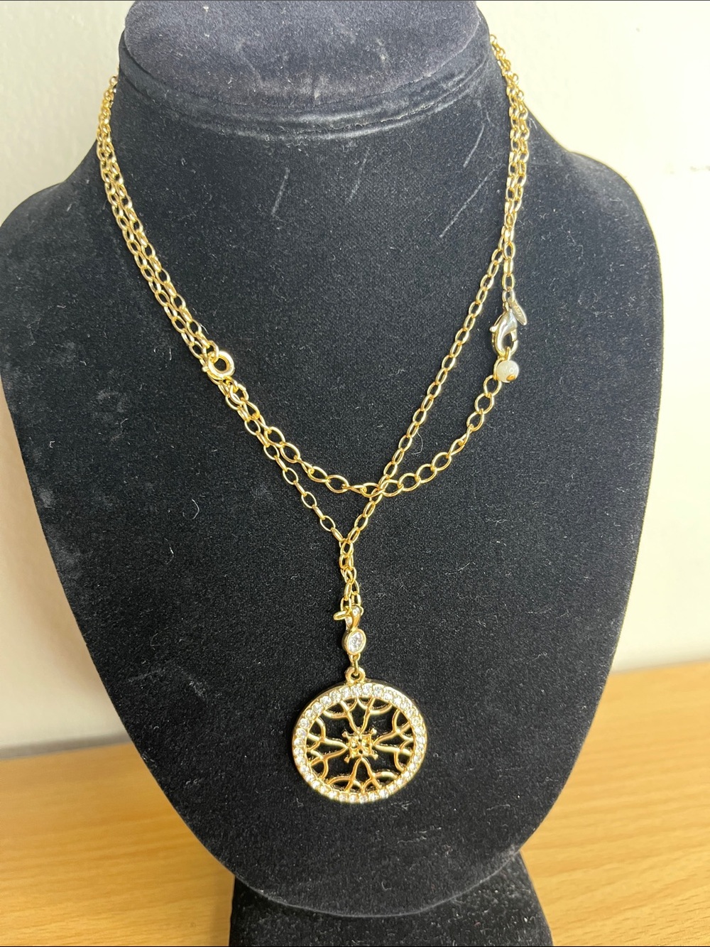 Gold Filigree Circle Pendant Necklace - Women's Jewelry